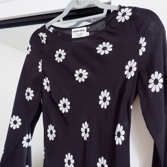 SOLD- REALISATION x Claudia Schiffer Cosima Silk Daisy Mini Dress - Picture 9 of 15